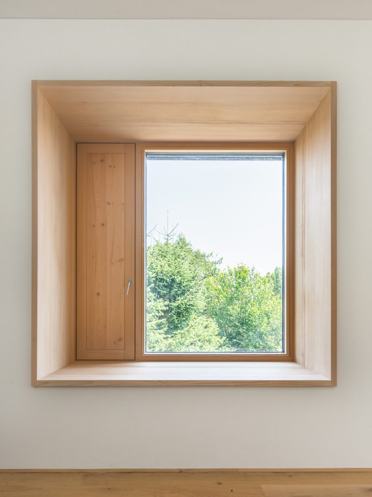 architektenhaus-sitzfenster Ein Sitzfenster im Architektenhaus