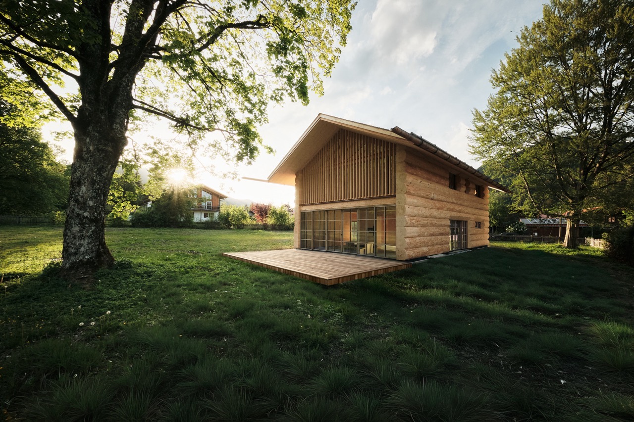 Jungle Hut — Gesamtansicht vor Ort
